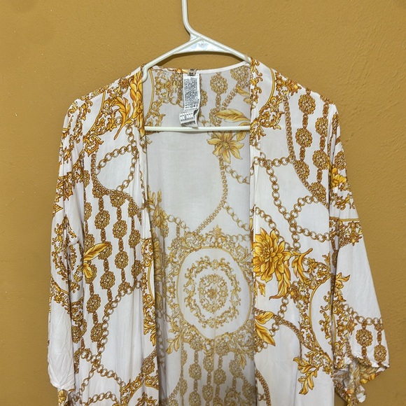 Cover up - Picture 4 of 4